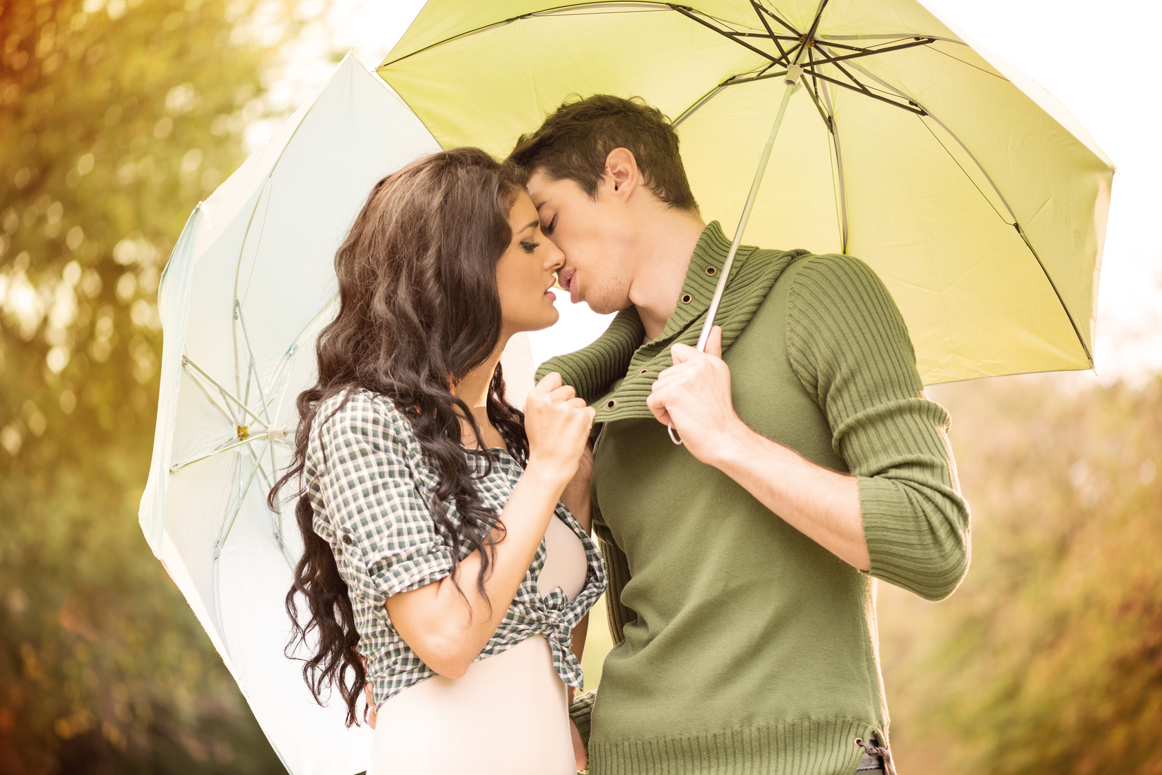 Kiss Under Umbrella